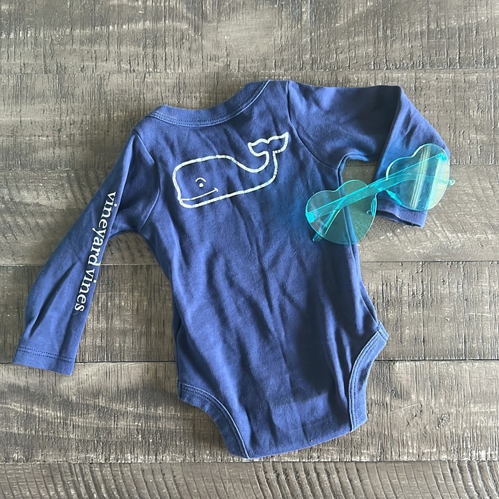 Vineyard Vines Longsleeve Navy Whale Logo Onesie - Picture 1 of 6